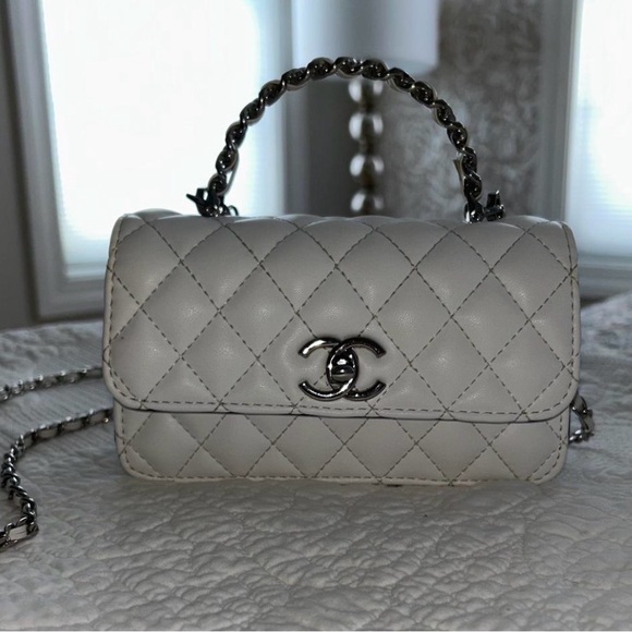 unknown Handbags - Quilted Mini Trendy CC Wallet On Chain WOC White with Silver Accents